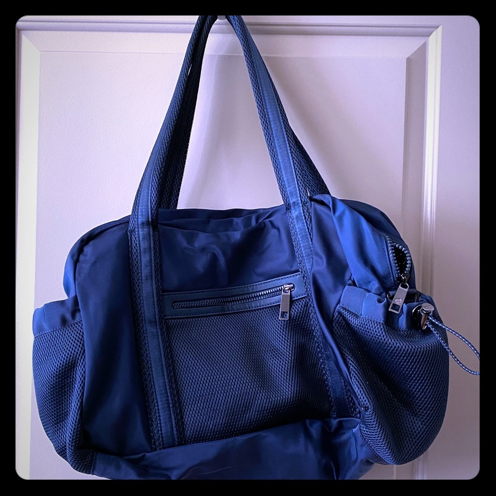 Lululemon gym bag in teal blue